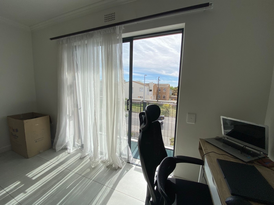 To Let 1 Bedroom Property for Rent in Table View Western Cape